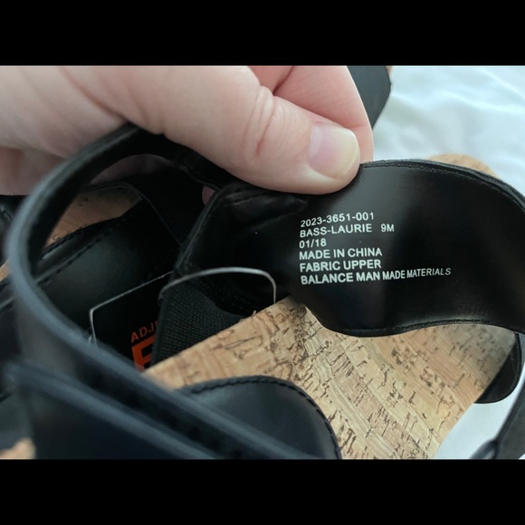 G.H. Bass size 9 wedge sandals - Picture 6 of 6